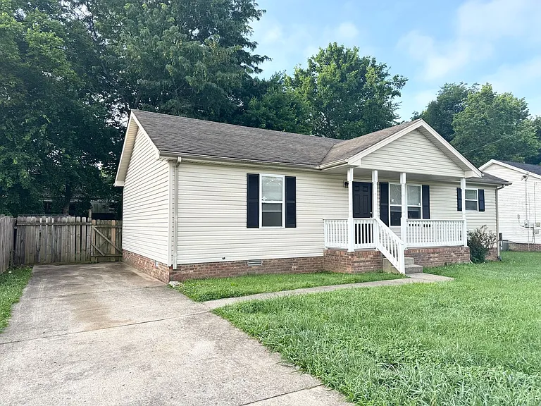 1804 Harbor Dr — Photo 1