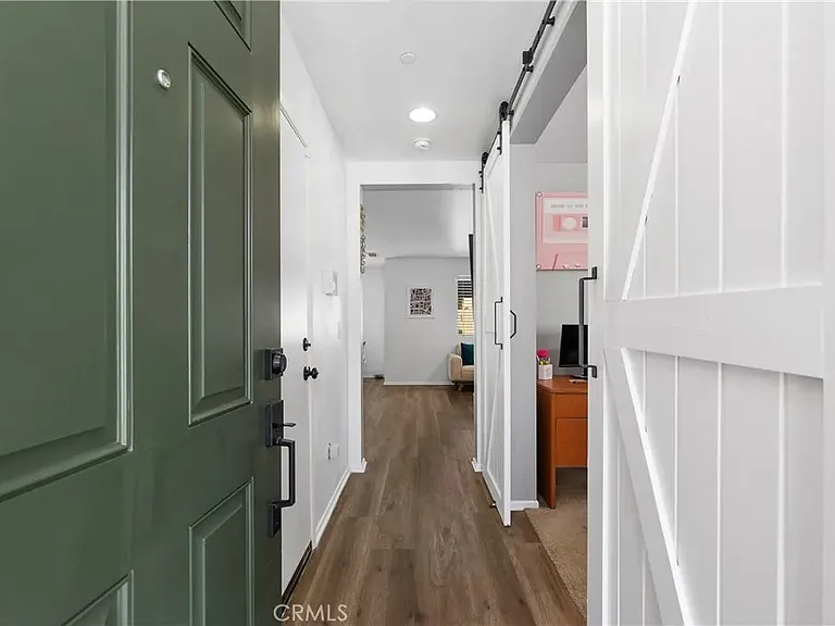 34165 Renton Dr — Photo 2