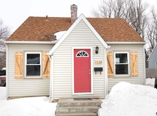 1112 S Hawthorne Ave, Sioux Falls, SD 57105