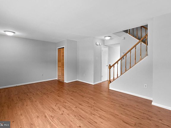 3rd image of 9613 Axehead Ct