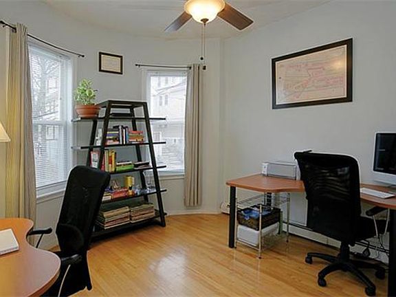 4th image of 7 Iroquois St #4