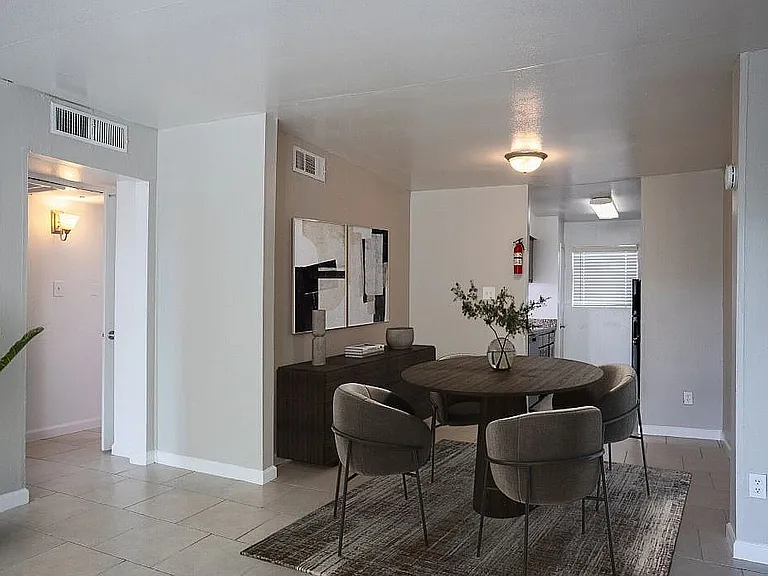 Ashford Santa Fe Dining Room