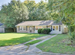6 Cottage Ln, Newport News, VA 23603