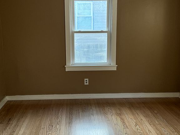 3rd image of 9426 Muriel Ave
