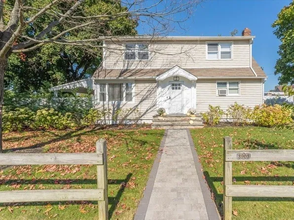 3903 Maywood Drive, Seaford, NY 11783