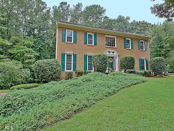 2nd image of 132 Cloister Dr