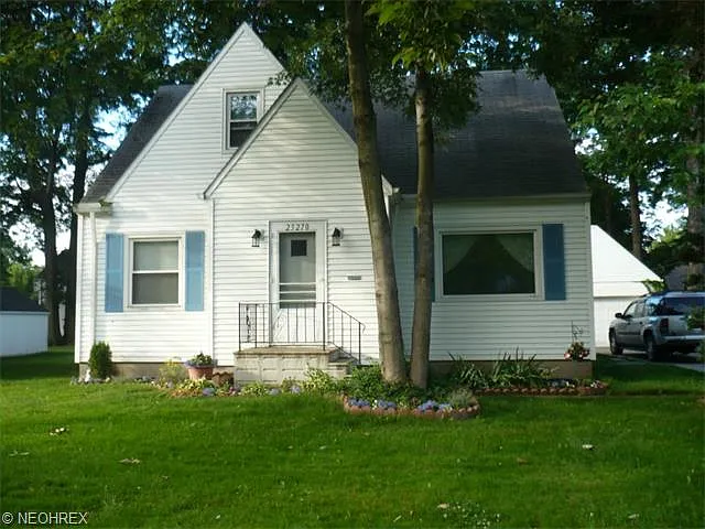 25270 Zeman Ave photo 1