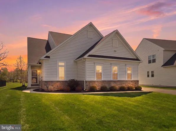 201 Hampton Ct, Harleysville, PA 19438