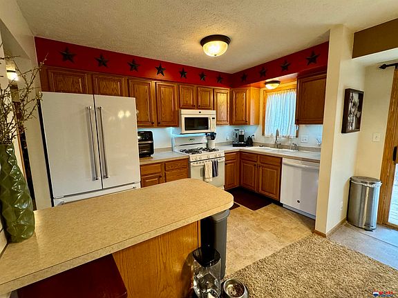 4th image of 1937 W Apricot Ln