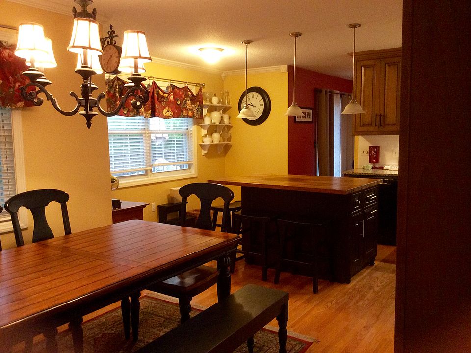 2nd image of 10 Cinnamon Ridge Dr