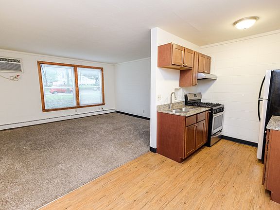 3rd image of 2200 Pillsbury Ave #202