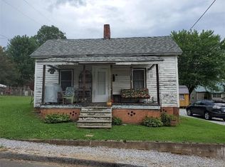 38 6th C St, Marion, NC 28752