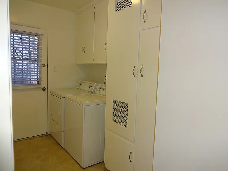 841 W 25th St #2 — Photo 11