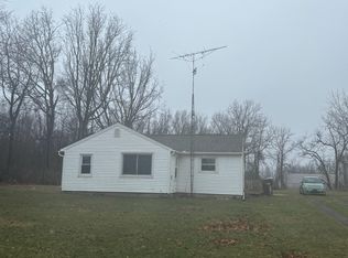 2120 Mauck Rd, Hillsdale, MI 49242