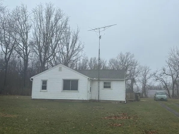 2120 Mauck Rd, Hillsdale, MI 49242