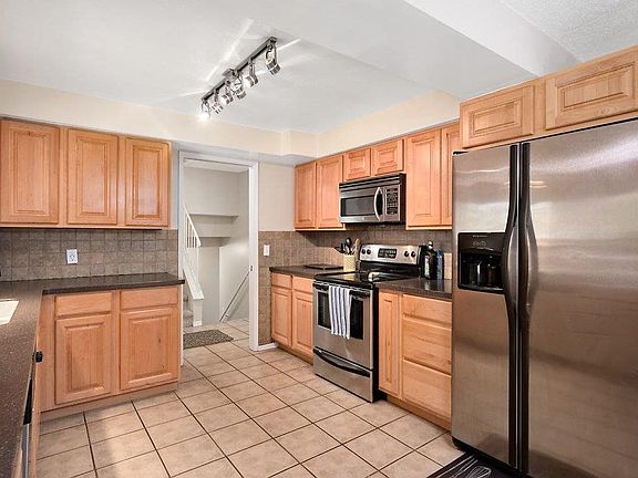4th image of 9 W Brierwood Ave