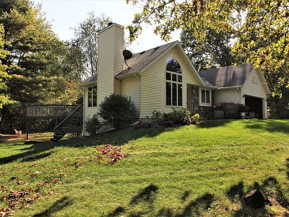 3rd image of 8599 Meadow Rock Dr NE