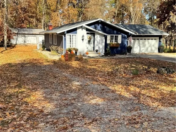 19 Hickory Dr, Paris, IL 61944