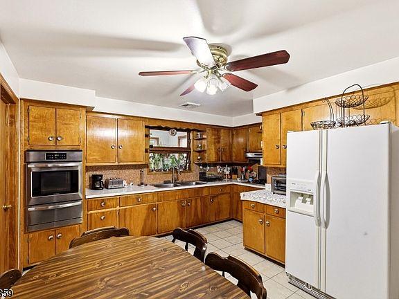 5th image of 630 Madison Ave