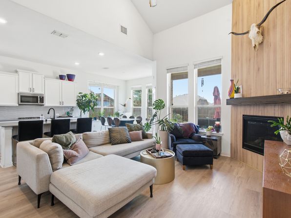 1324 Lake Grove Dr