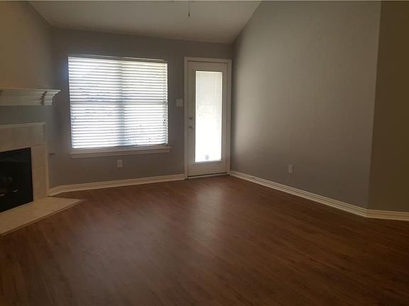 4th image of 2601 Wales Dr