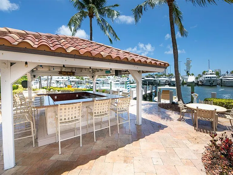 1 Las Olas Cir #313 — Photo 34