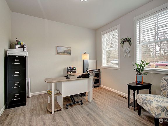 4th image of 175 Shoreview Drive