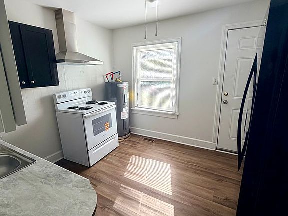 2nd image of 704 Jackson St #Z1