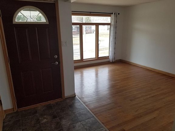 3rd image of 3225 Ashwood Dr