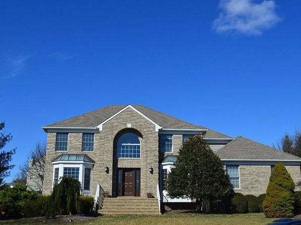 15 Briarwood Dr E