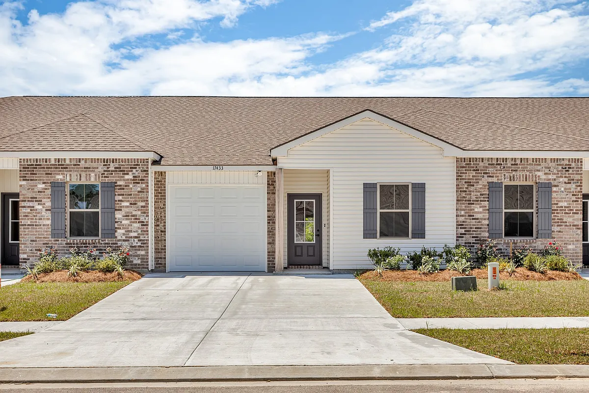 Building Photo - 17441 Berkshire Dr