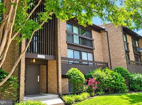 11564 Rolling Green Ct, Reston, VA