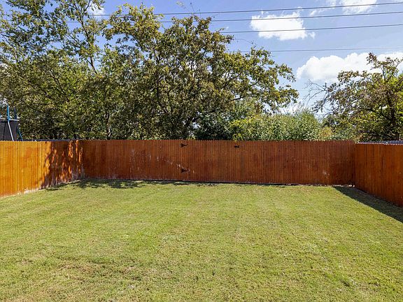 4th image of 8948 Sun Haven Way