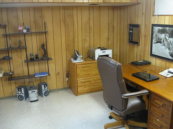 Basement Bedroom/Office