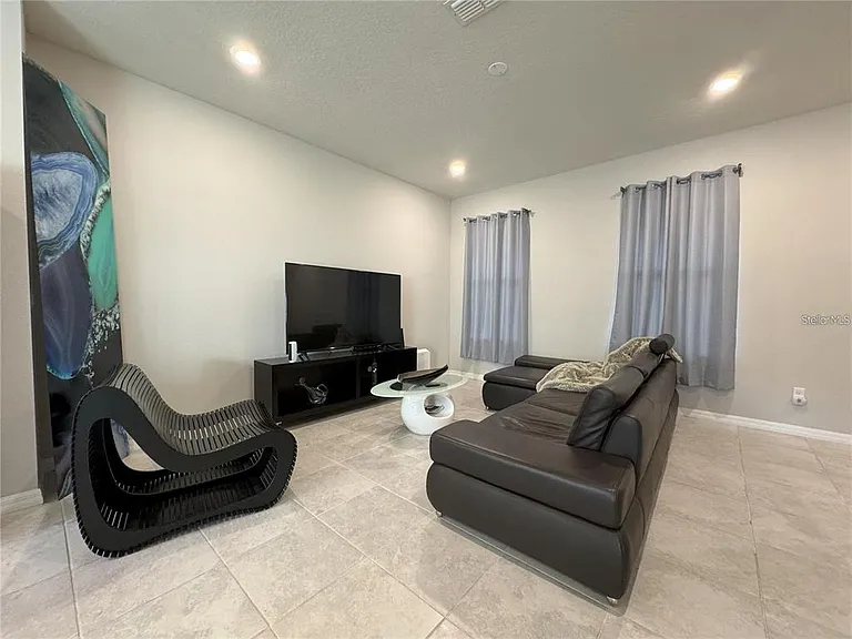 5032 Walker St — Photo 4