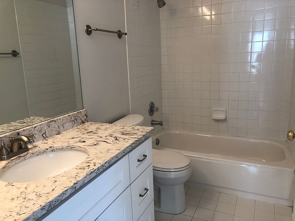 1st image of 832 Stuarts Dr
