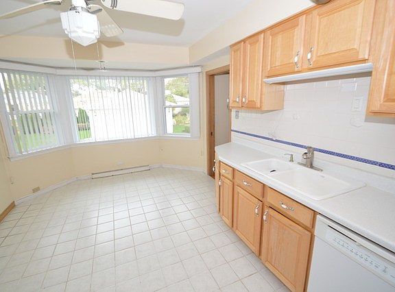 5th image of 1612 Kensington Ave