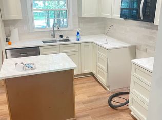 9001 Nottoway Dr, Charlotte, NC 28213
