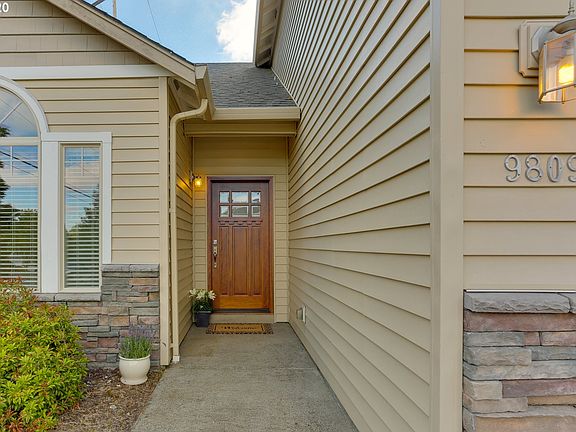 2nd image of 9809 NE 87th Ave