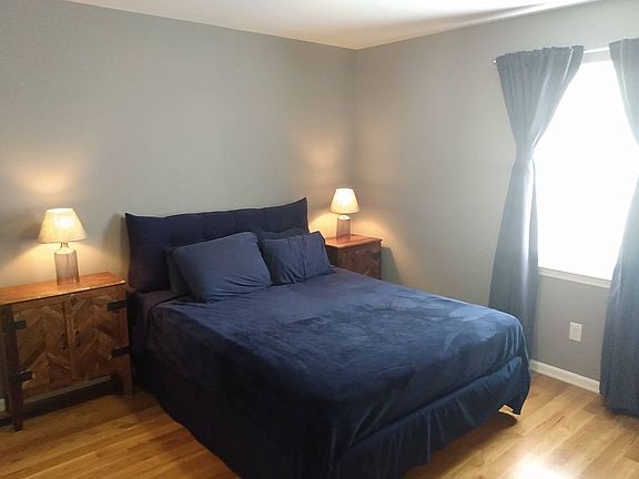 Guest bedroom