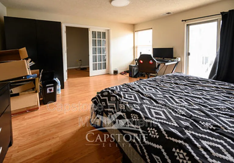 48 Marrow St #DOWNSTAIRS STANDARD — Photo 3