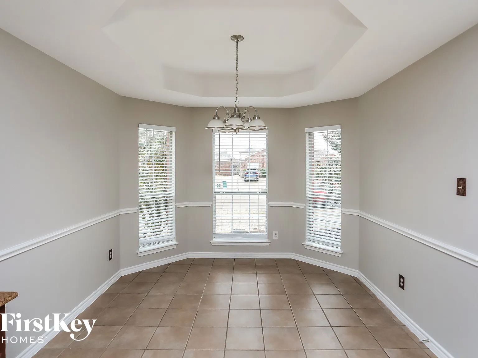 3 bed, 2.0 bath, 1664 sqft, $2,215 — Photo 4