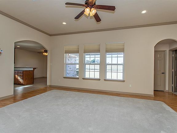 3rd image of 1100 W University Dr
