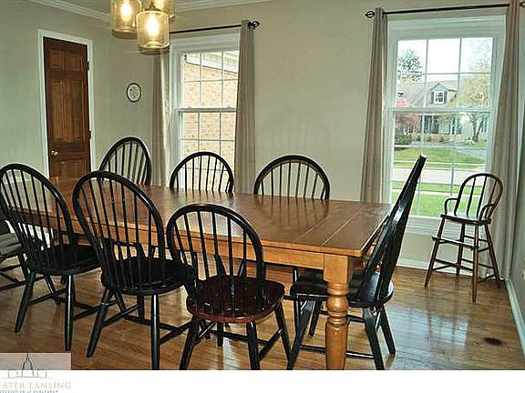 5th image of 905 Tanglewood Ln