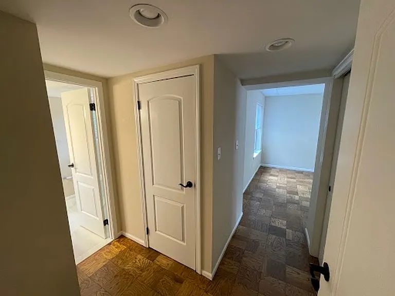 411 W Conestoga Rd — Photo 20