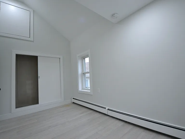 15 Avalon St — Photo 12