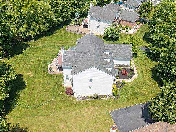 4th image of 17 Waterton Dr