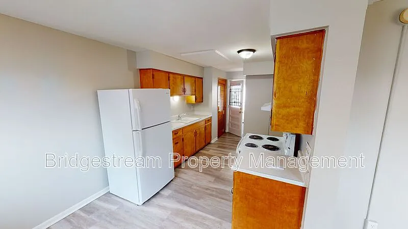 1 bed, 1.0 bath, 648 sqft, $695 — Photo 3