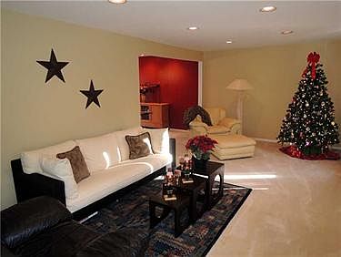 3rd image of 132 Vanderbilt Dr