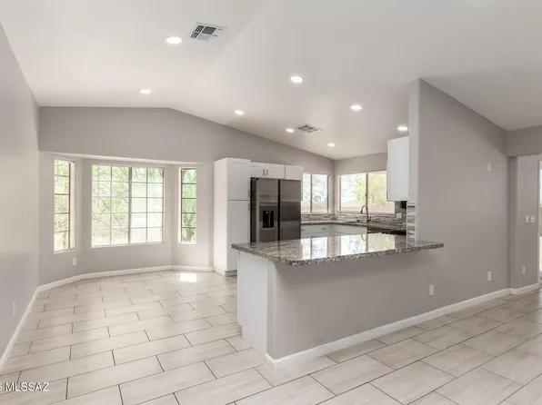 3098 S Giovanna Dr, Tucson, AZ 85730